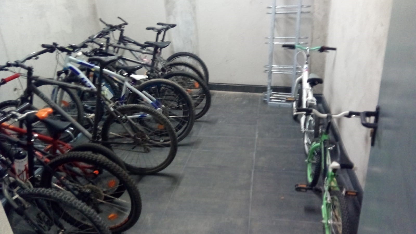 Aparca-bicicletas instalado en trasteros
